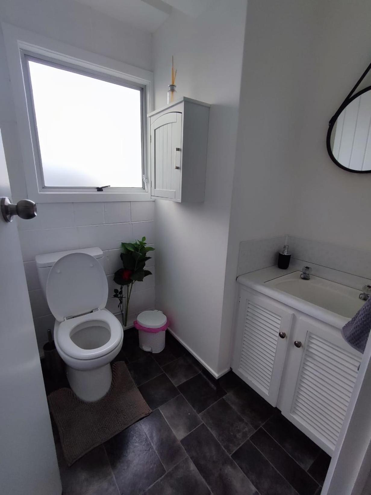 Home With Sea Views New Plymouth Esterno foto